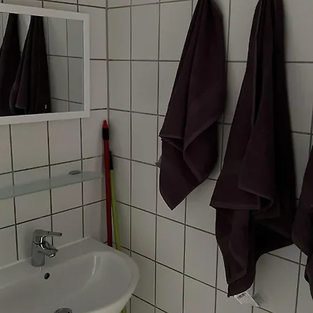 Guenstige Zimmer Im Herzen Von Kreyenbrueck Oldenburg Exterior photo