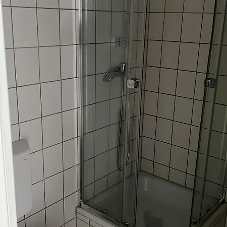 Guenstige Zimmer Im Herzen Von Kreyenbrueck Oldenburg Exterior photo