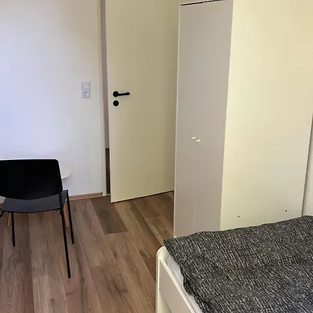 Guenstige Zimmer Im Herzen Von Kreyenbrueck Oldenburg Exterior photo