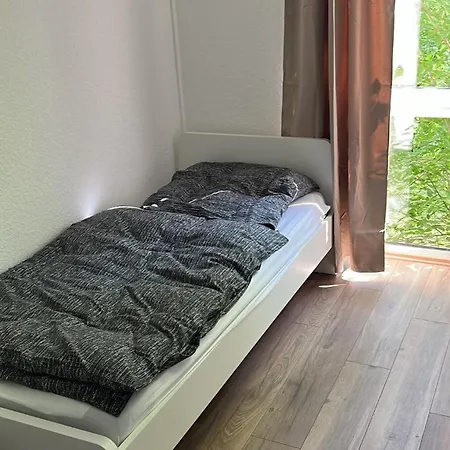 Guenstige Zimmer Im Herzen Von Kreyenbrueck Oldenburg Exterior photo
