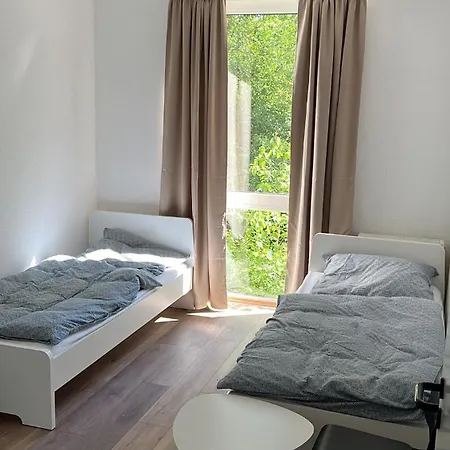 Guenstige Zimmer Im Herzen Von Kreyenbrueck Oldenburg Exterior photo