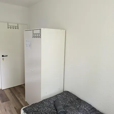 Guenstige Zimmer Im Herzen Von Kreyenbrueck Oldenburg Exterior photo