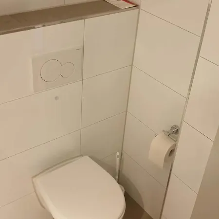Guenstige Zimmer Im Herzen Von Kreyenbrueck Oldenburg Exterior photo
