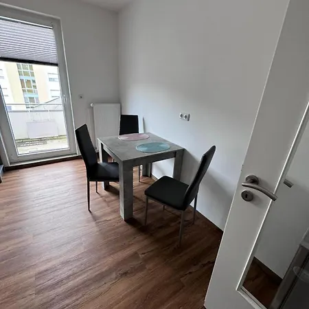 Guenstige Zimmer Im Herzen Von Kreyenbrueck Oldenburg Exterior photo